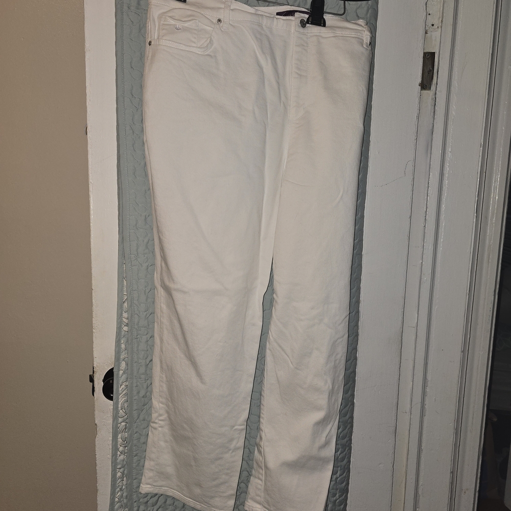 Gloria Vanderbilt Women's White Straight-Leg Jeans